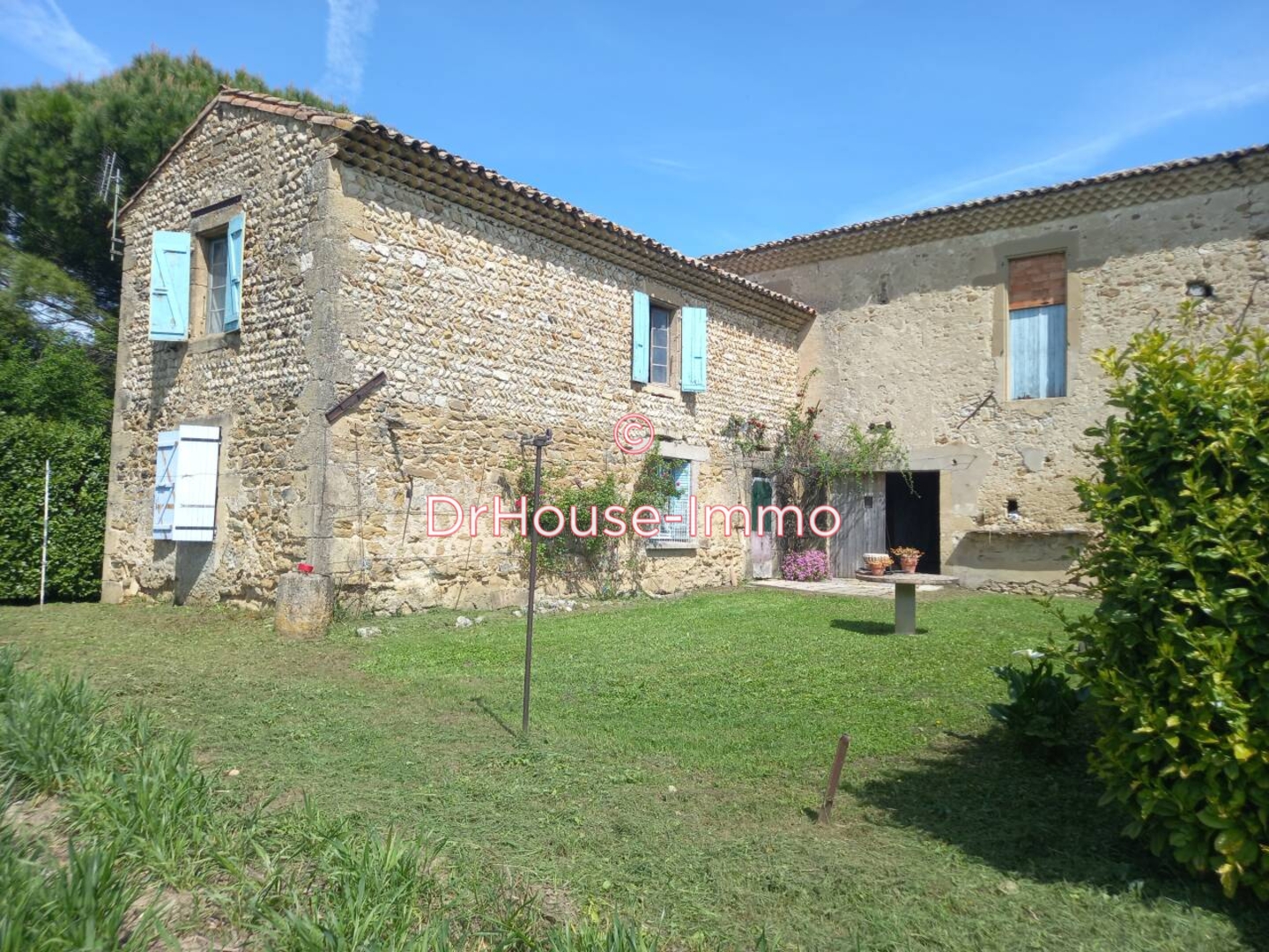 Maison 7 pièces de 270 m² - Crest (26400)