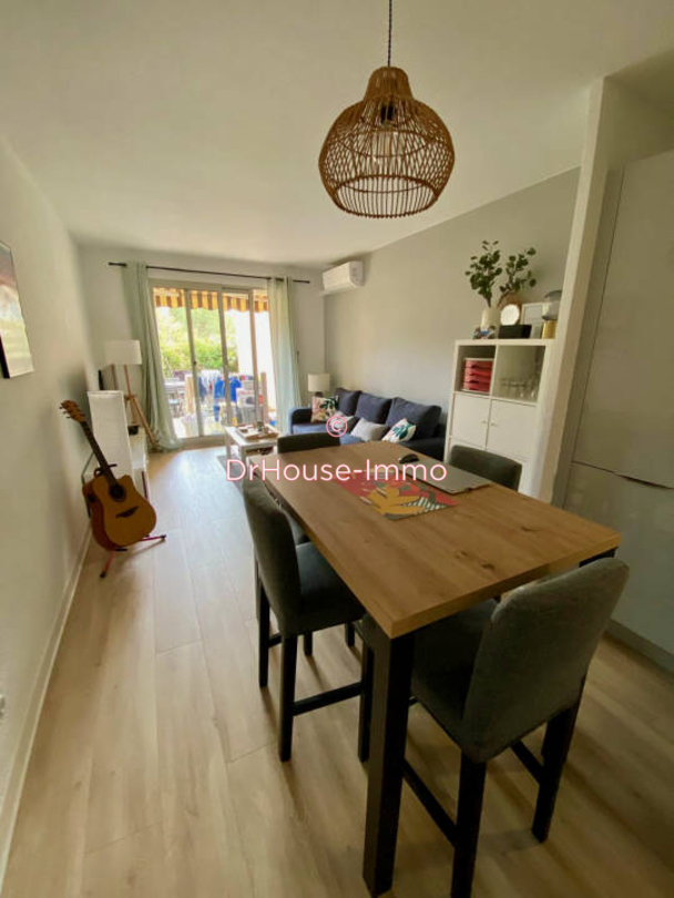 Appartement 2 pièces de 36 m² - Saint-Raphaël (83700)