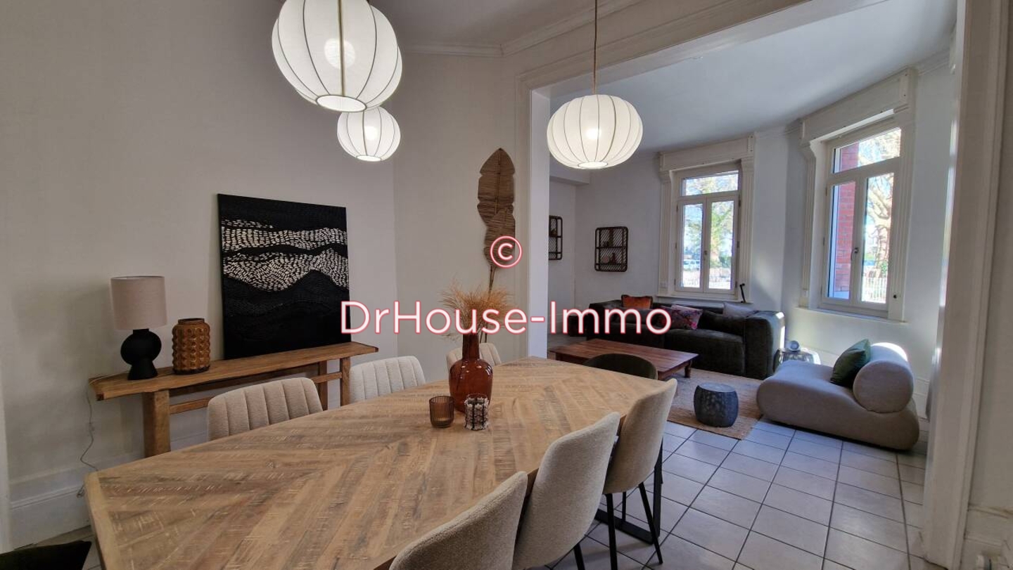 Maison 9 pièces de 208 m² - Lille (59800)