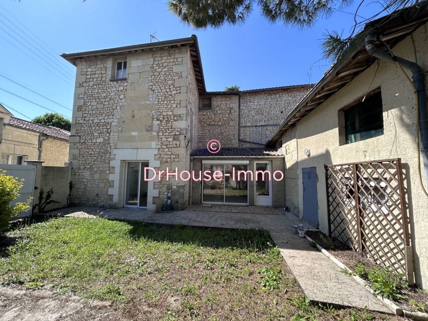 Maison 6 pièces de 124 m² - Loudun (86200)