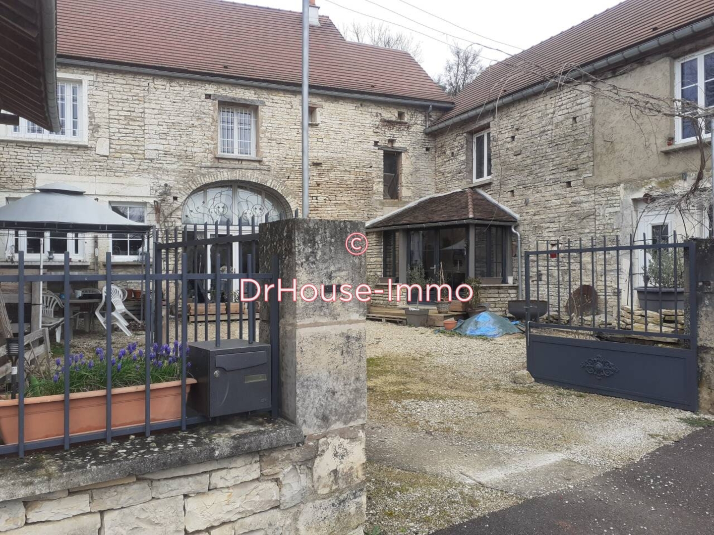 Maison 7 pièces de 244 m² - Baon (89430)