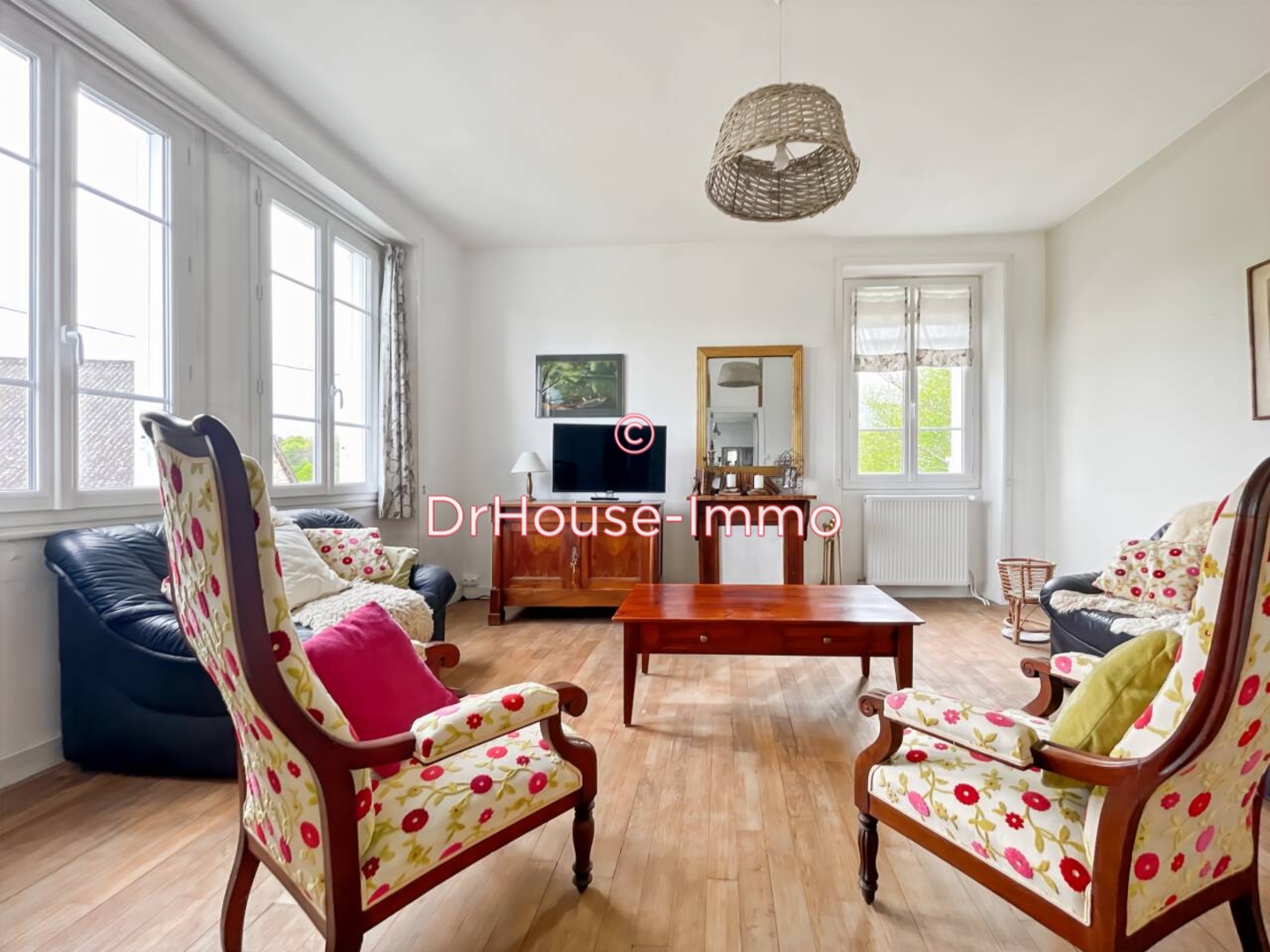 Maison 6 pièces de 189 m² - Sexcles (19430)