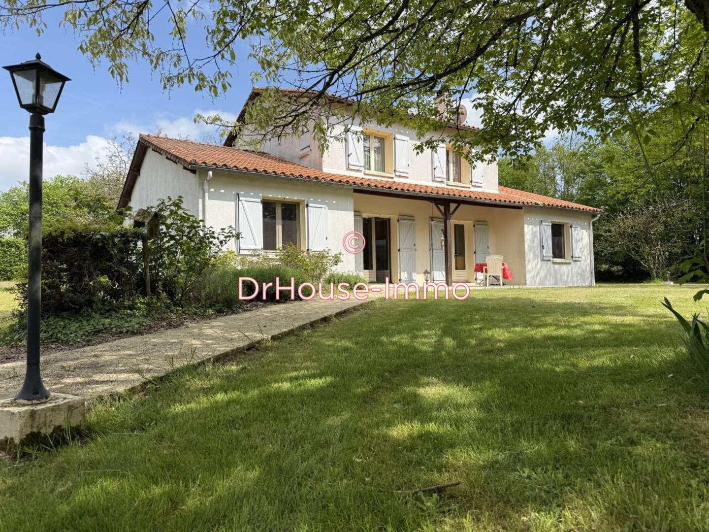 Maison 7 pièces de 142 m² - Secondigny (79130)