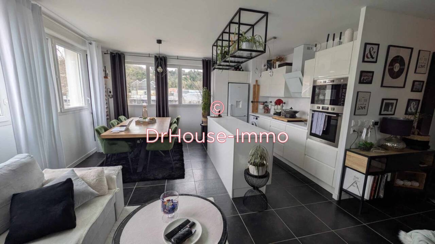 Appartement 4 pièces de 80 m² - Floirac (33270)