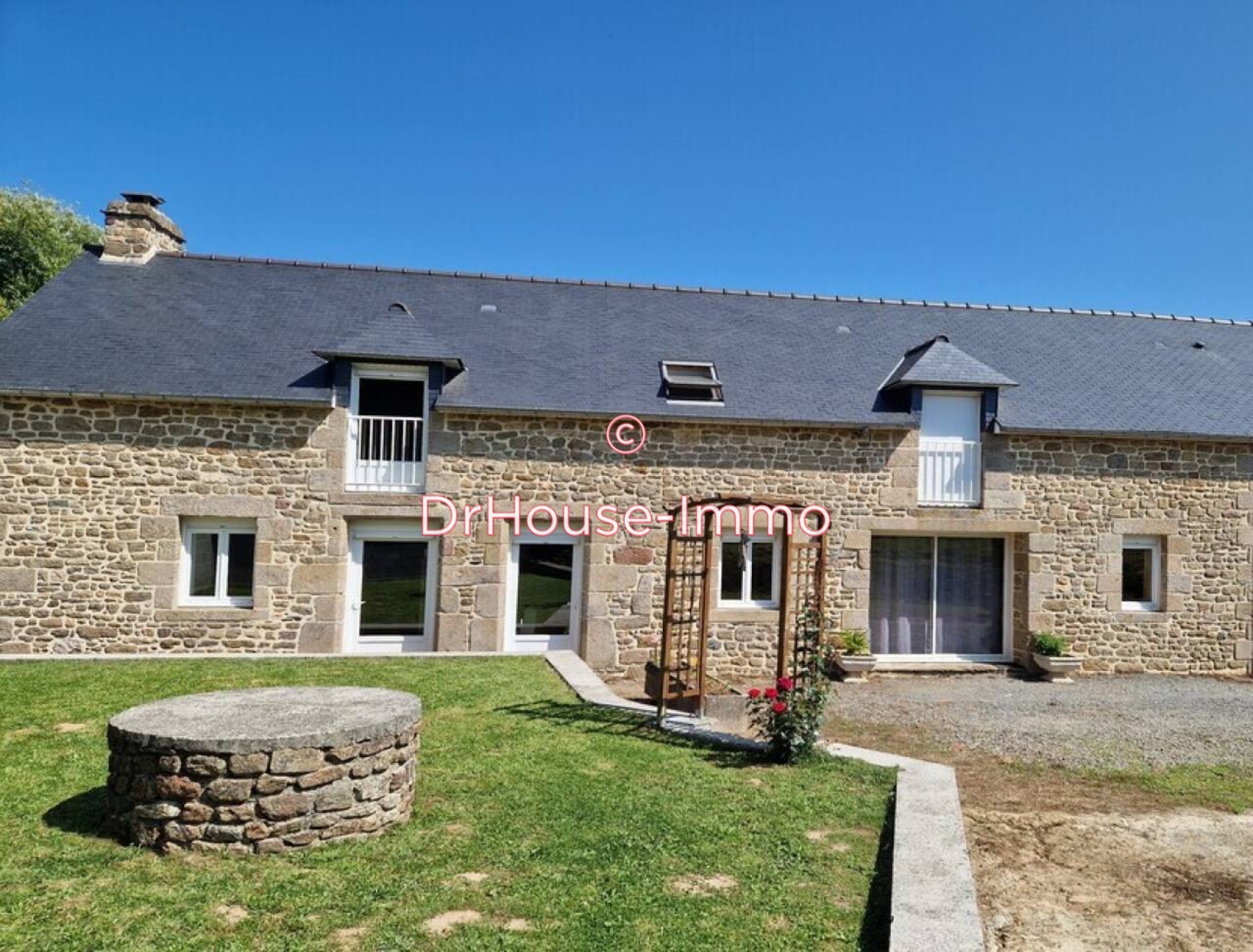 Maison 5 pièces de 188 m² - Saint-Brice-de-Landelles (50730)