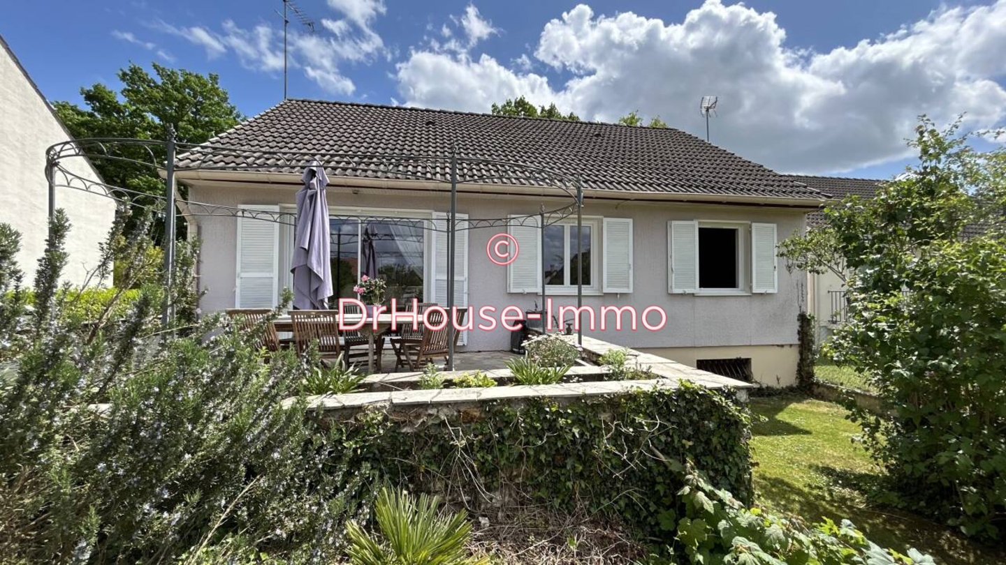 Maison 4 pièces de 82 m² - Dammarie-les-Lys (77190)