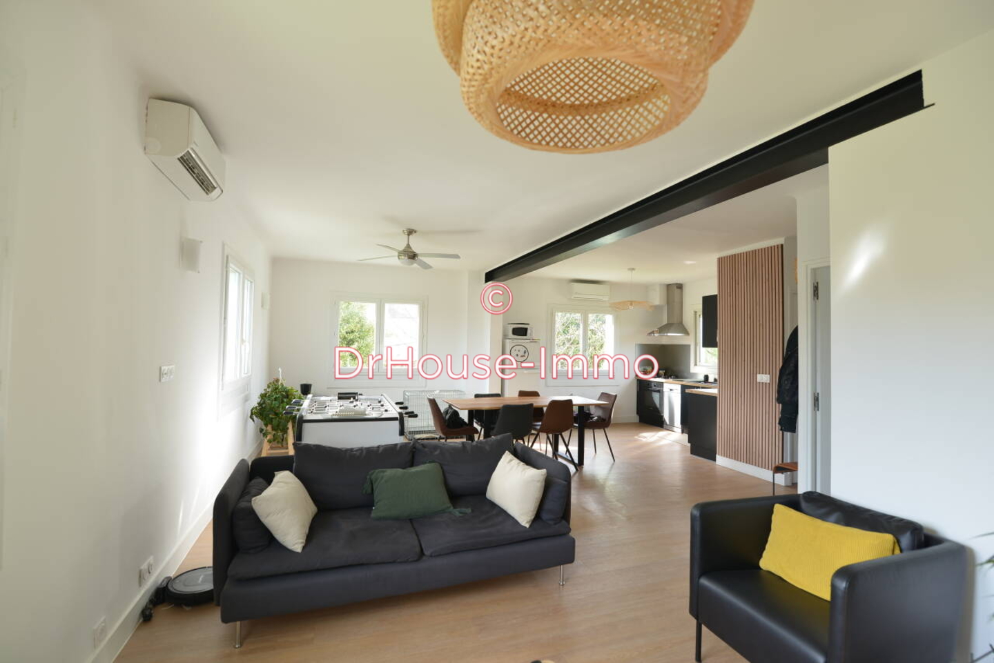 Maison 7 pièces de 155 m² - Saint-Victor-la-Coste (30290)