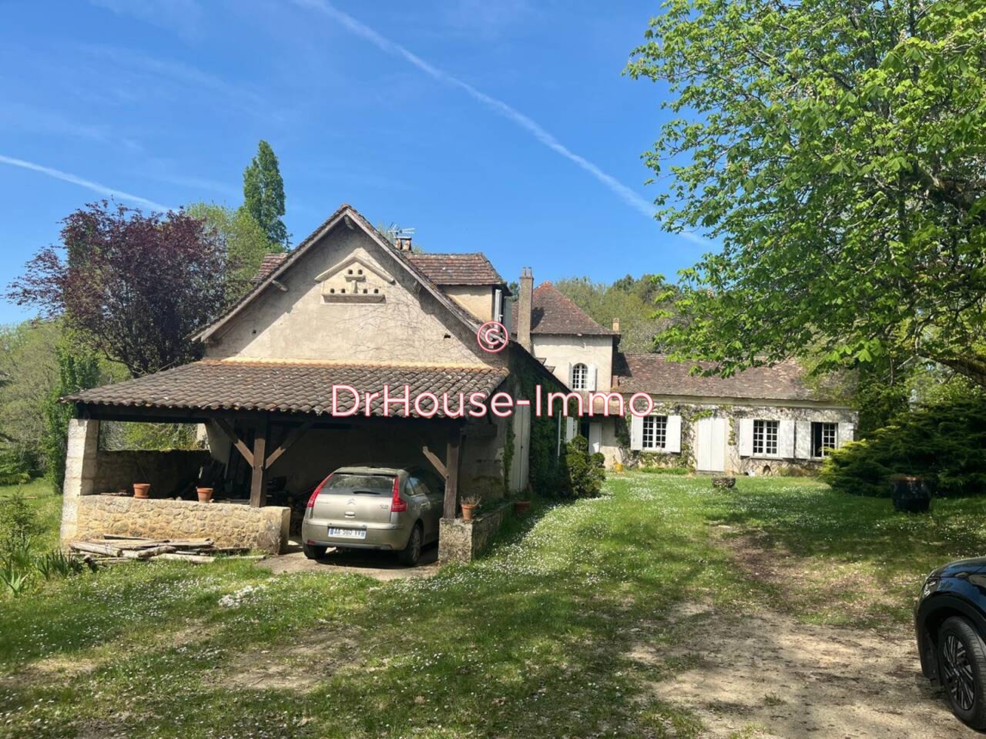 Maison 10 pièces de 260 m² - Queyssac (24140)