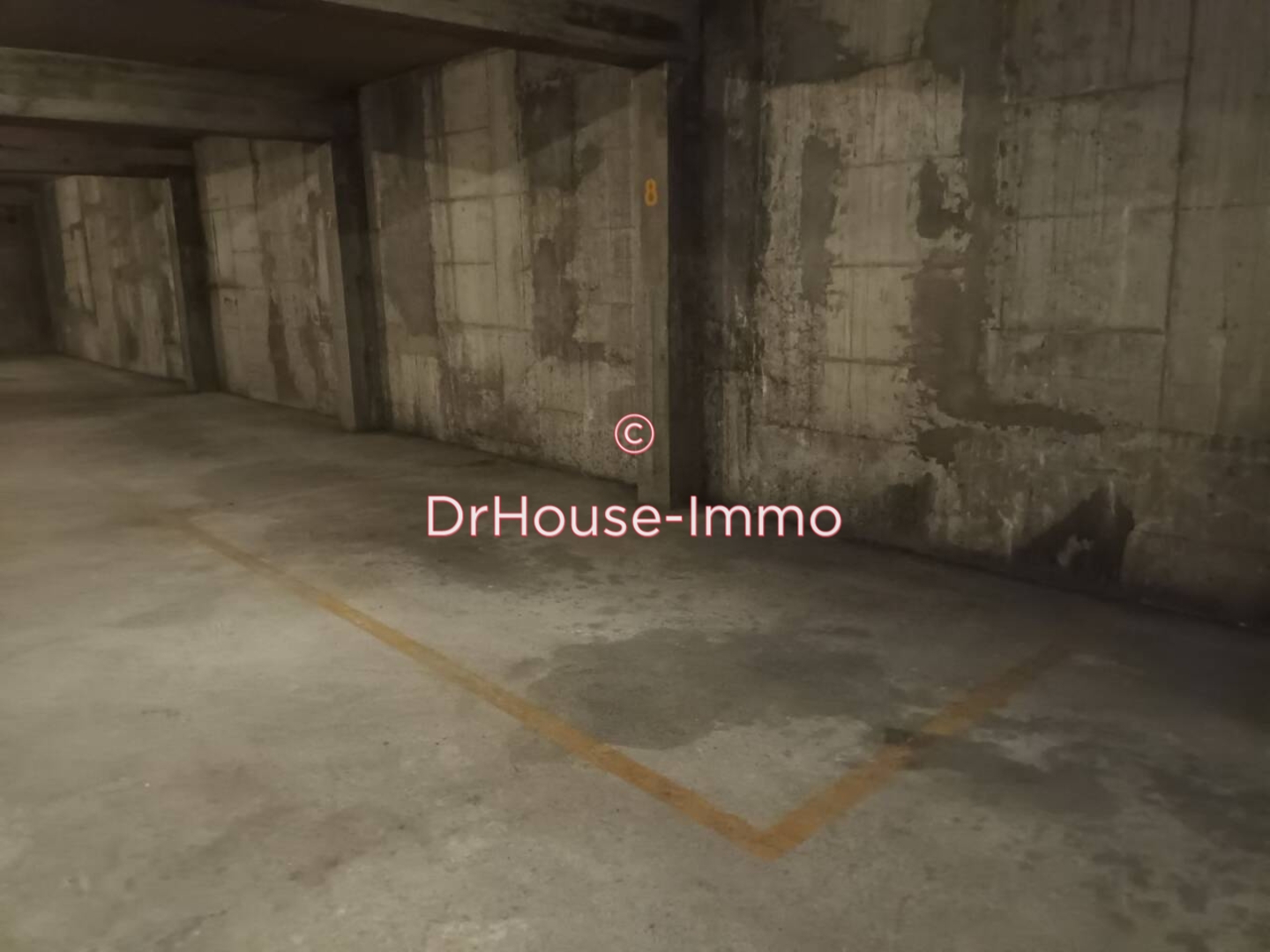 Parking / Box de 11 m² - Paris (75015)