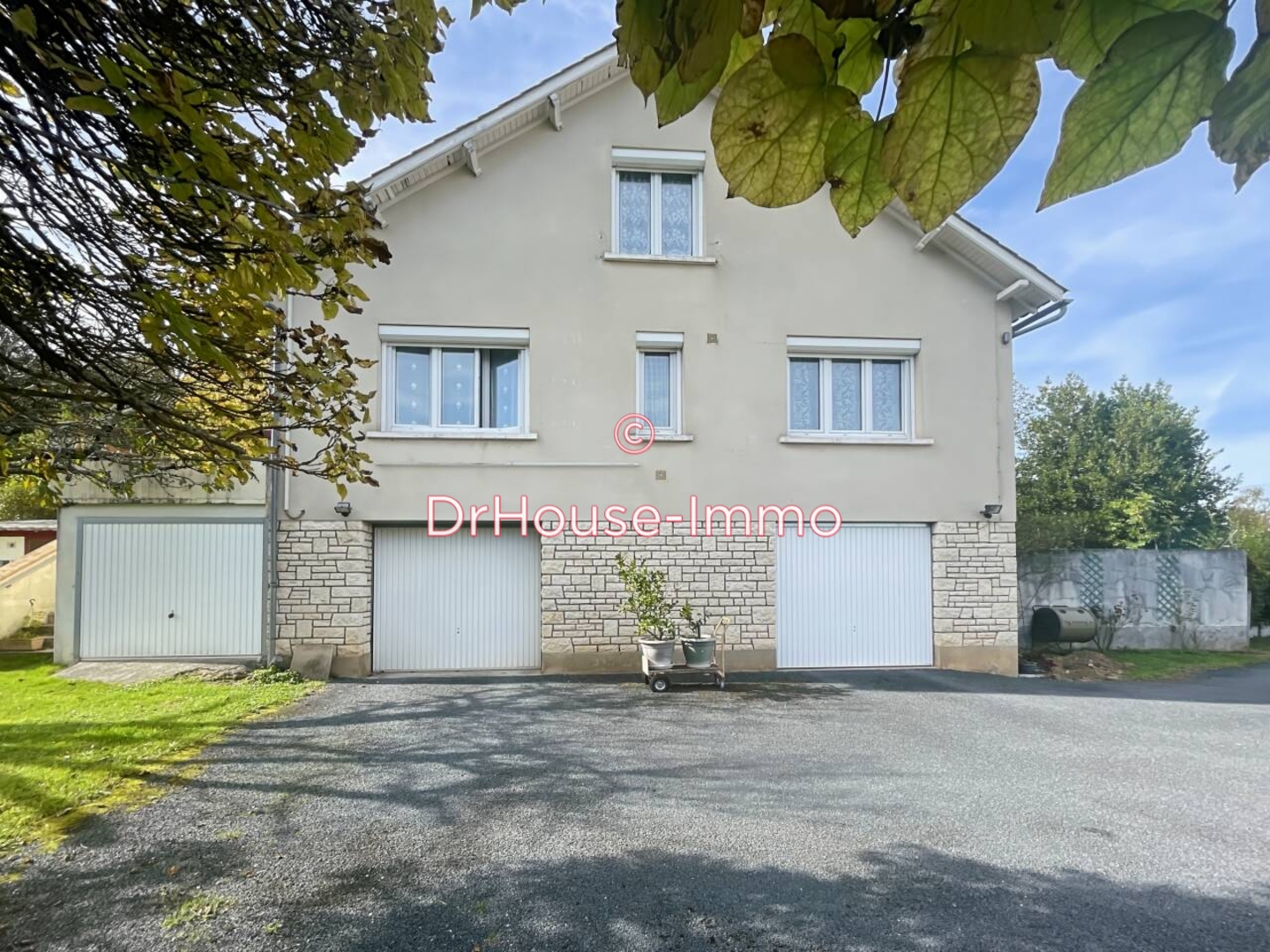 Maison 6 pièces de 165 m² - Saint-Céré (46400)