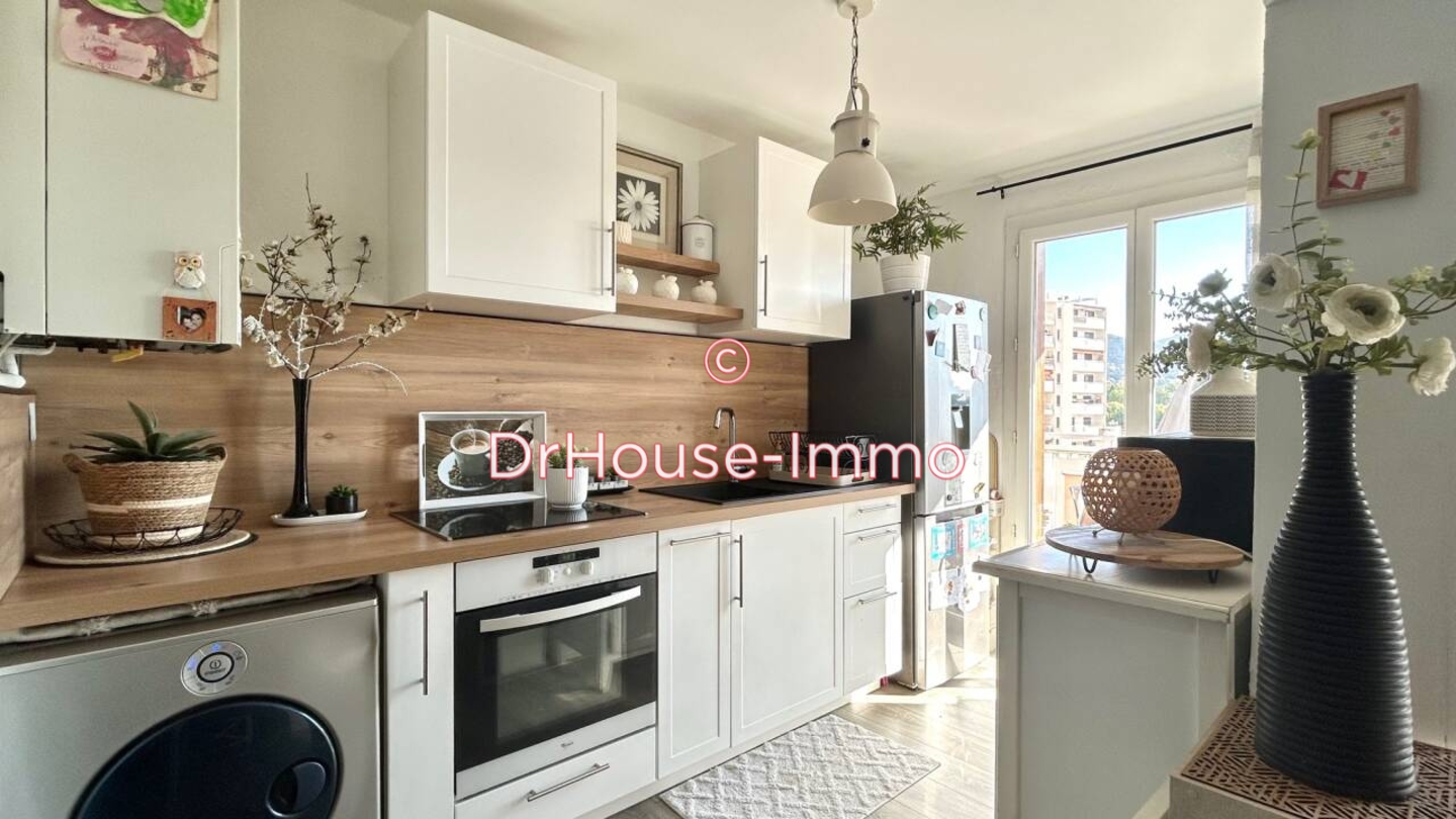 Appartement 2 pièces de 44 m² - Toulon (83000)