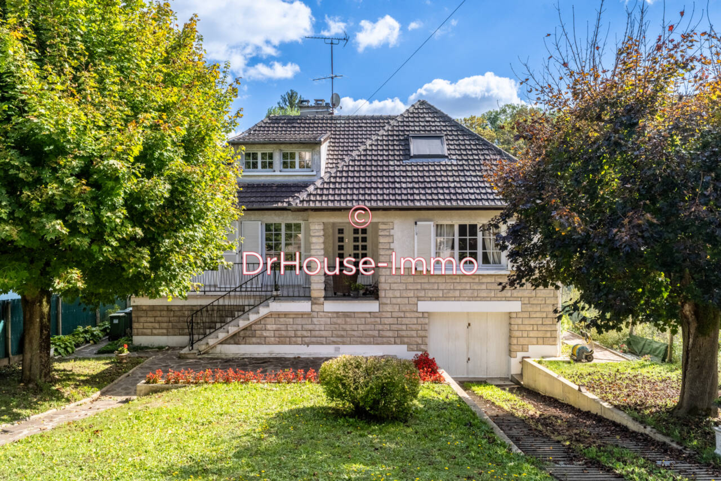 Maison 5 pièces de 150 m² - Auffreville-Brasseuil (78930)