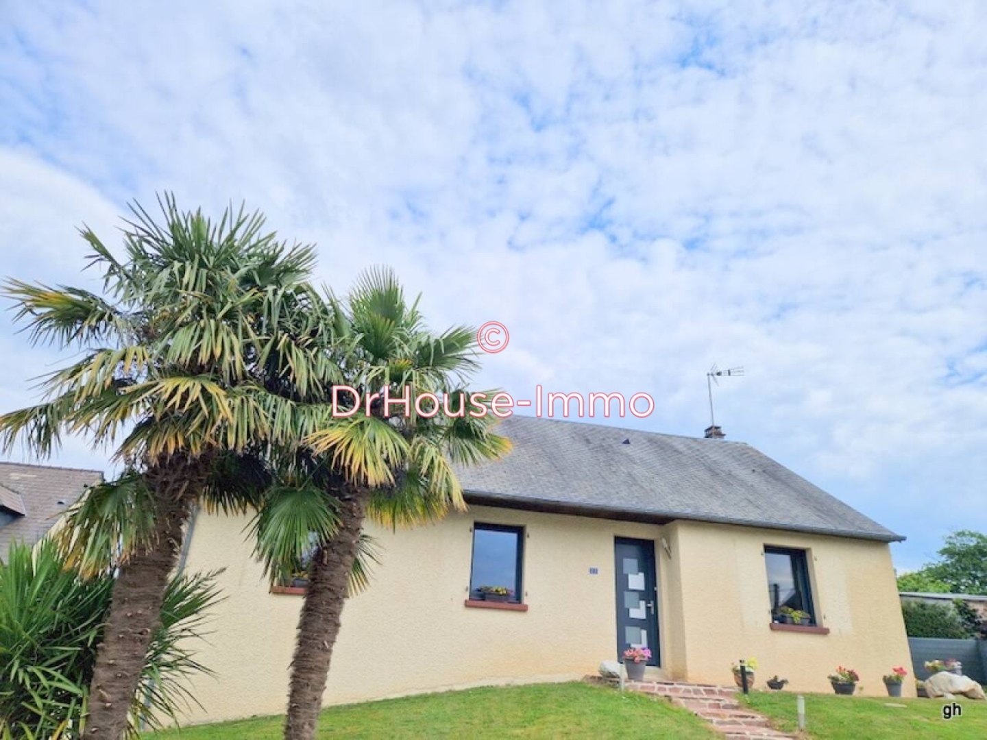 Maison 5 pièces de 87 m² - Saint-James (50240)
