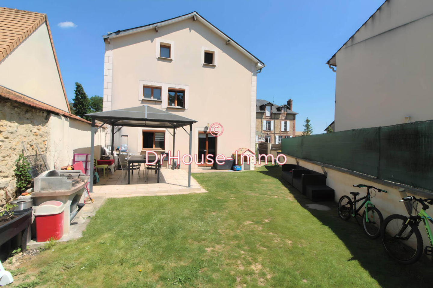 Maison 6 pièces de 153 m² - Thoiry (78770)