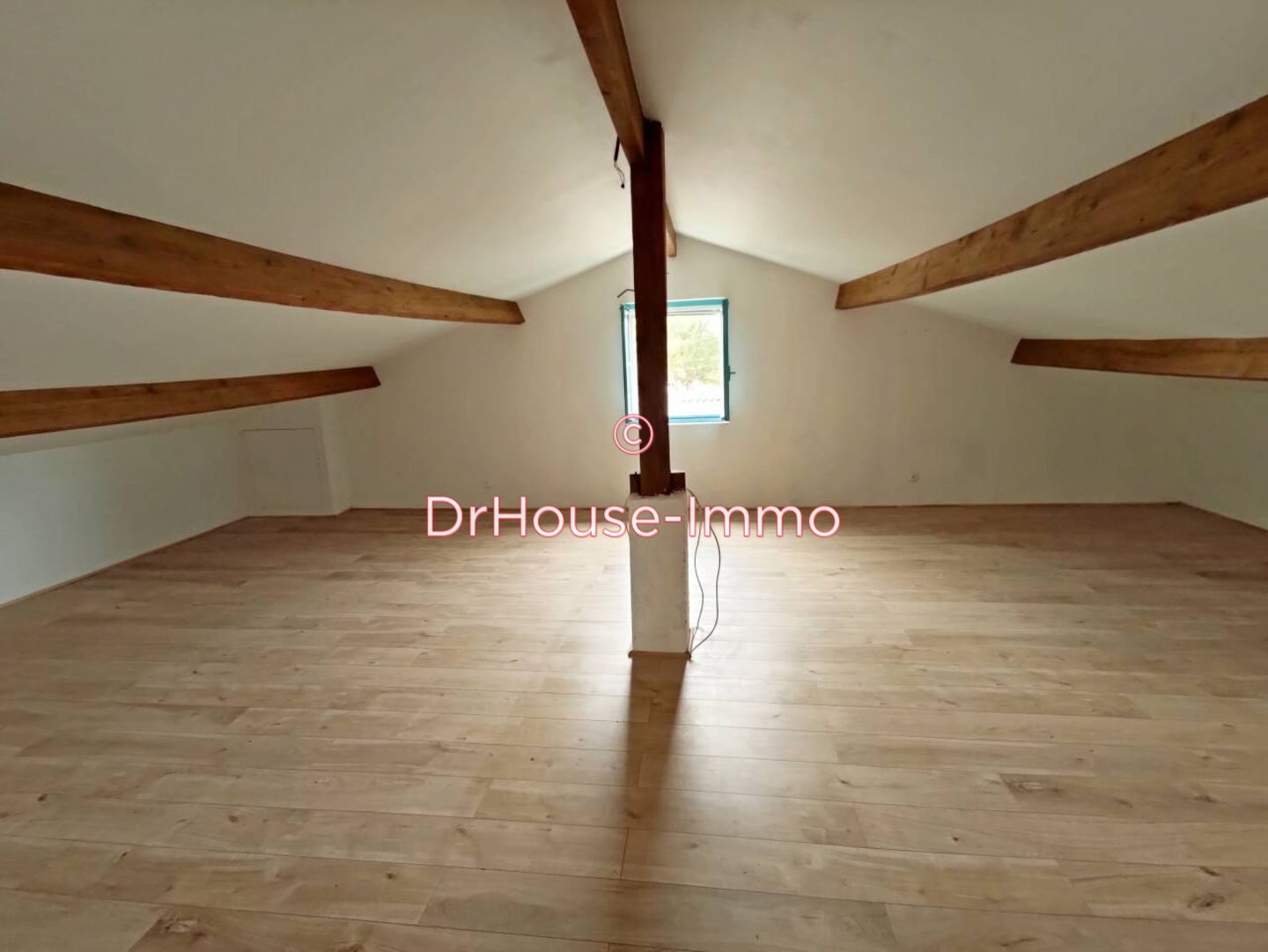 Maison 9 pièces de 170 m² - Ambarès-et-Lagrave (33440)