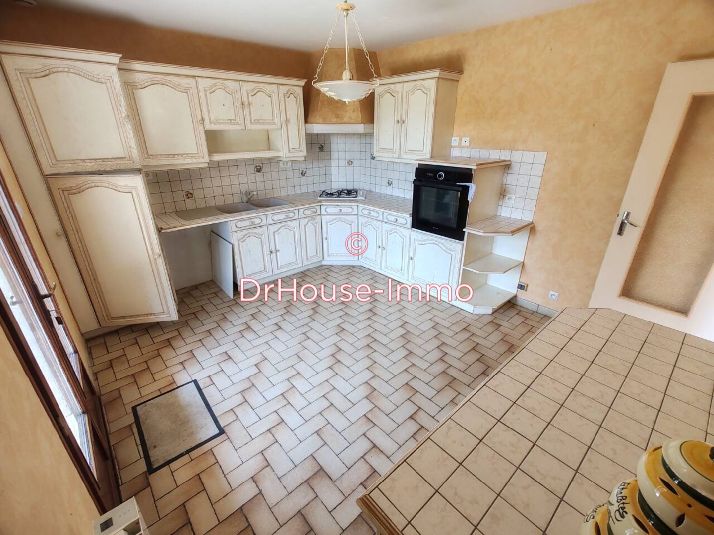 Maison 5 pièces de 97 m² - Oyré (86220)