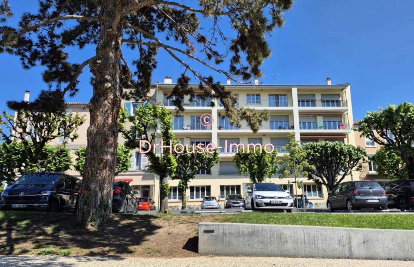 Appartement 4 pièces de 95 m² - Issoire (63500)