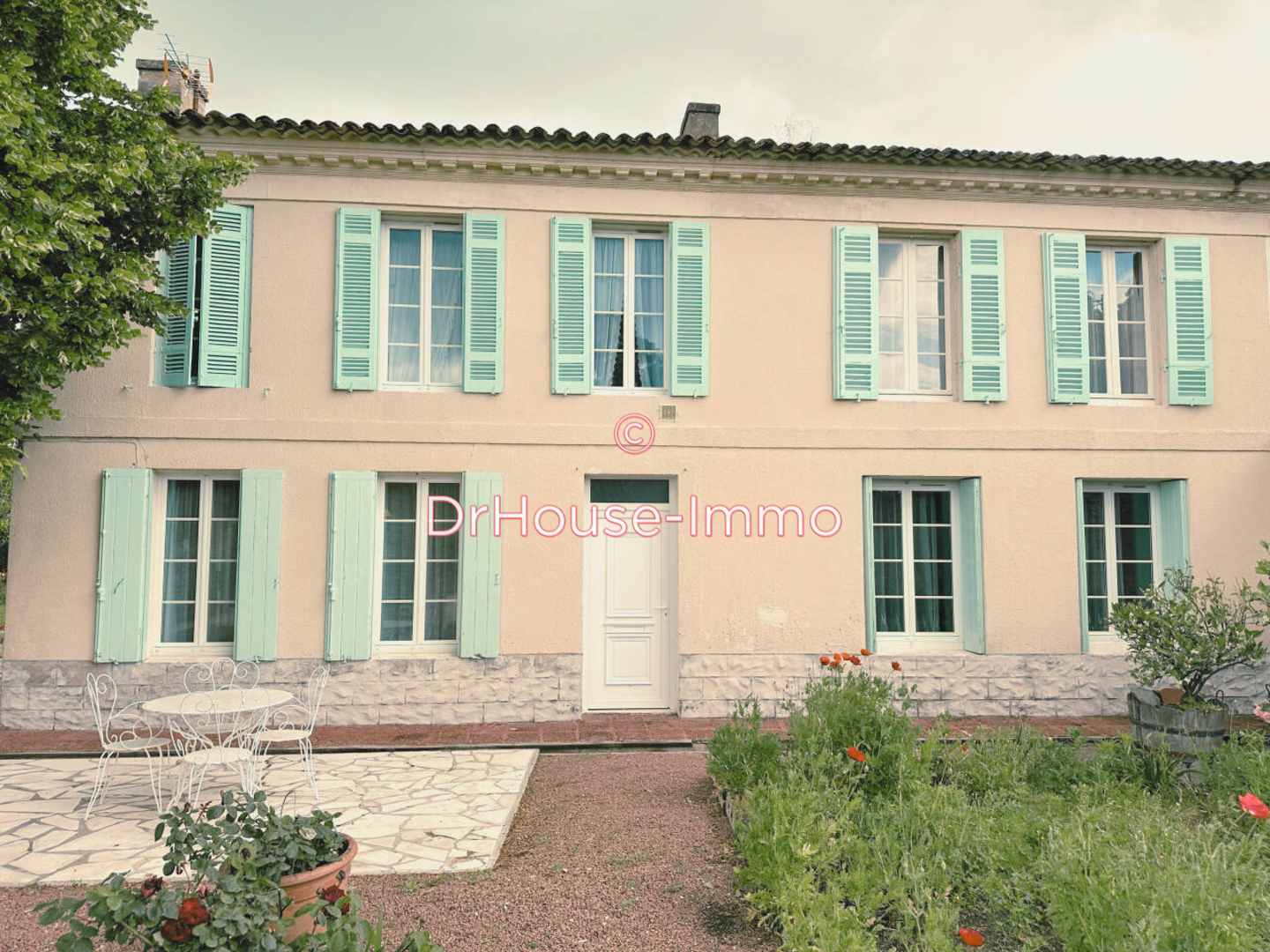 Maison 6 pièces de 155 m² - Berson (33390)