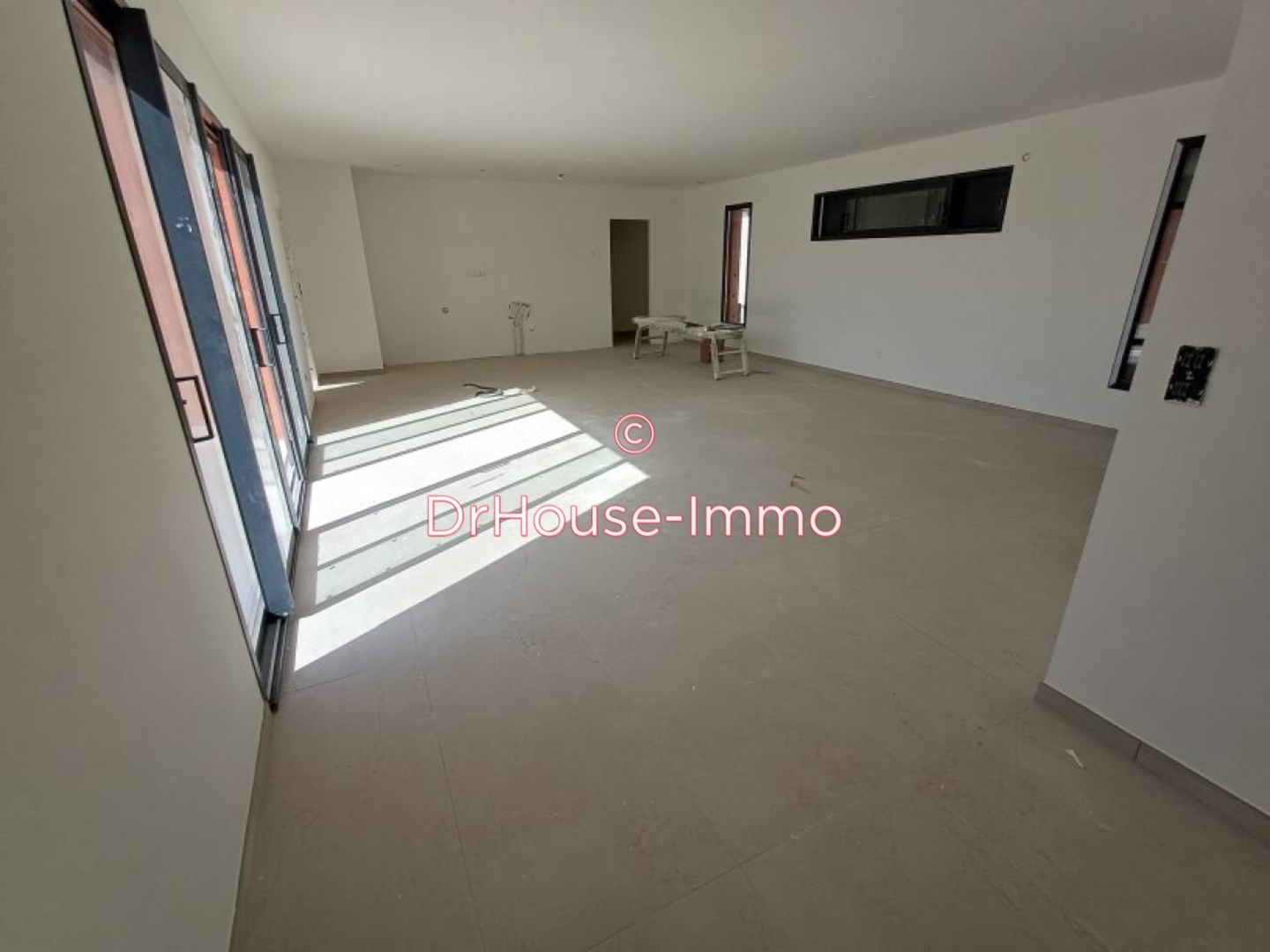 Maison 4 pièces de 128 m² - Nézignan-l'Évêque (34120)