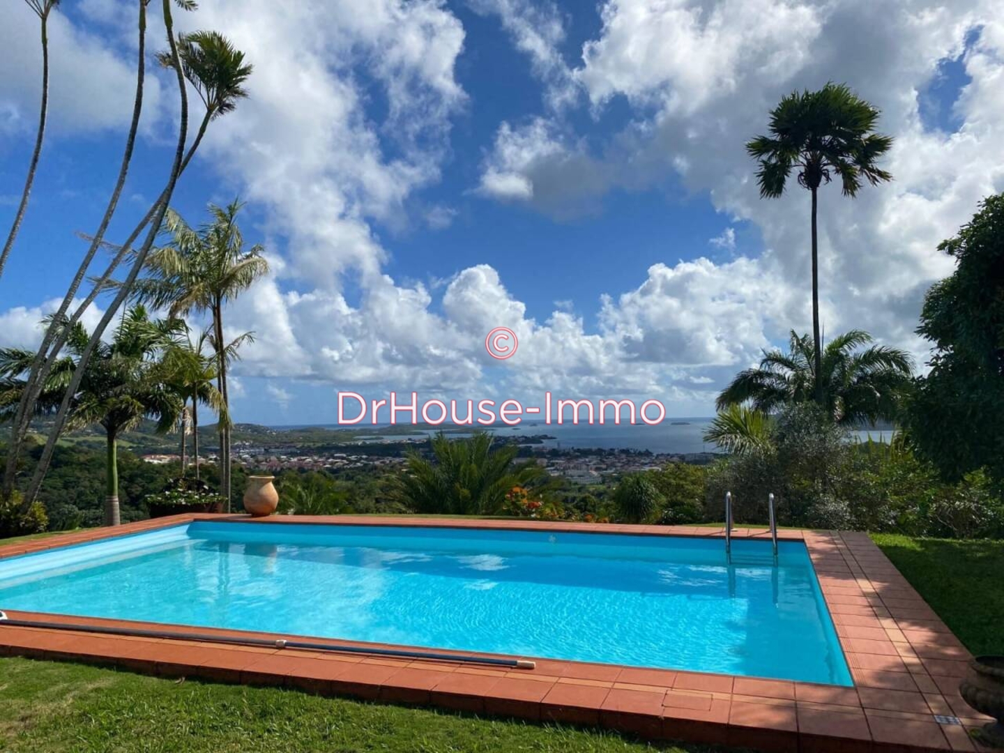 Maison 6 pièces de 120 m² - Robert (97231)