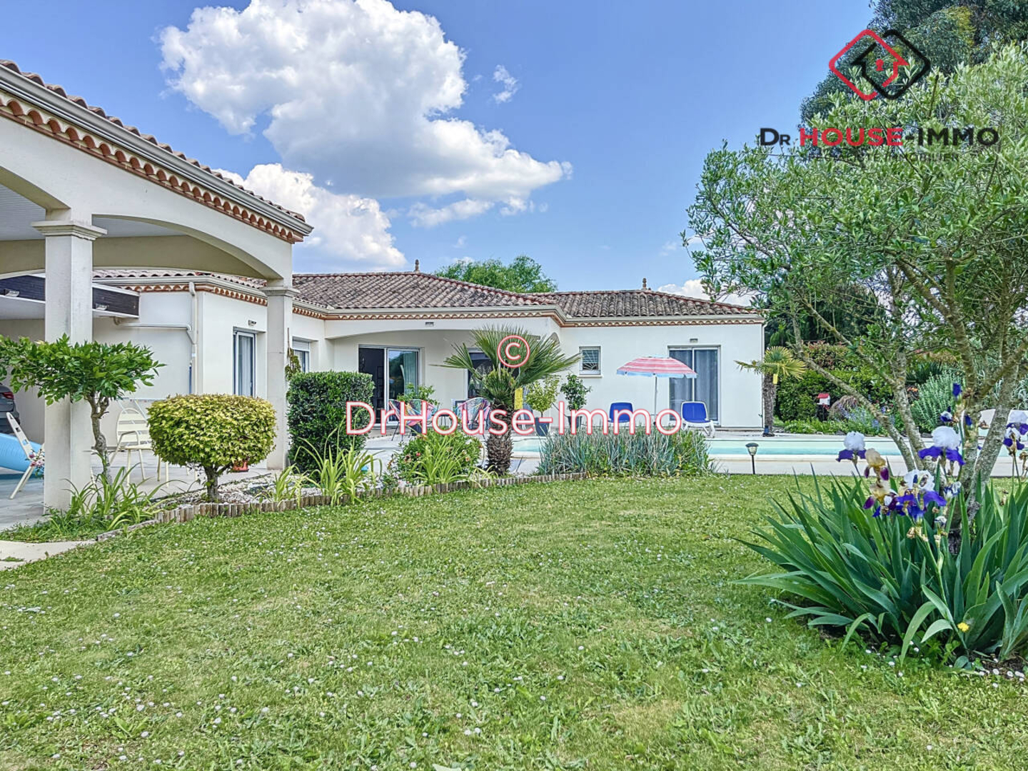 Maison 6 pièces de 140 m² - Saint-Léon-sur-l'Isle (24110)