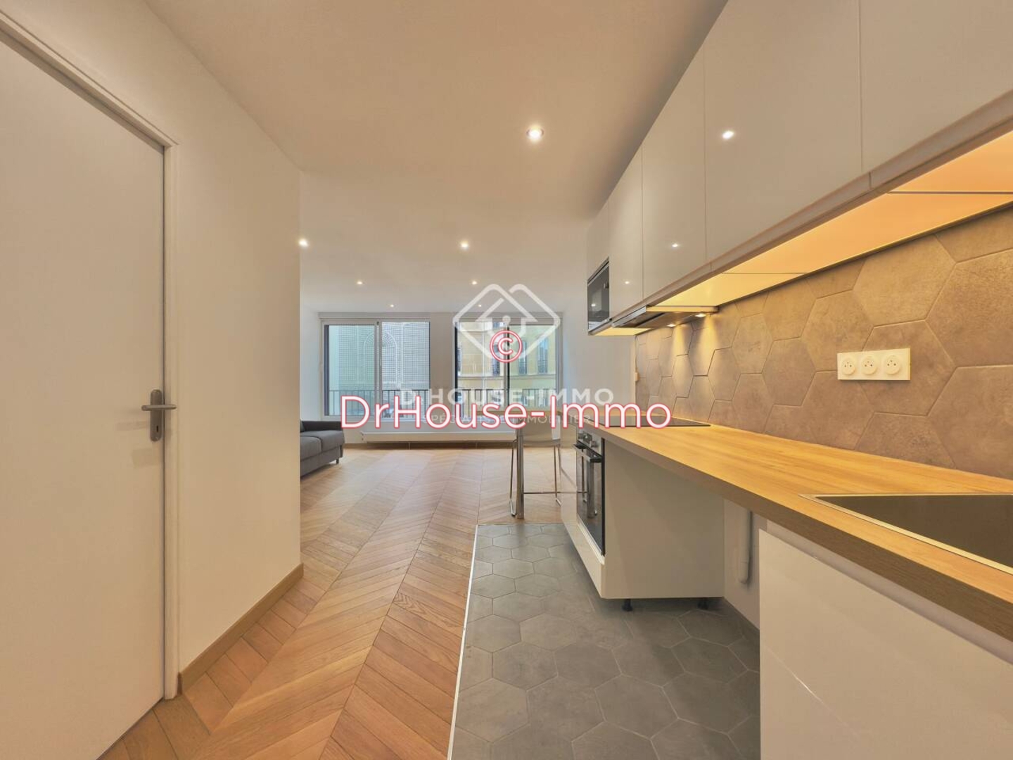 Appartement 1 pièce de 37 m² - Paris (75008)
