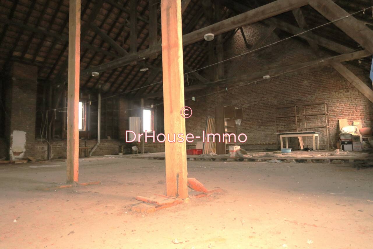 Appartement 8 pièces de 150 m² - Bailleul (59270)