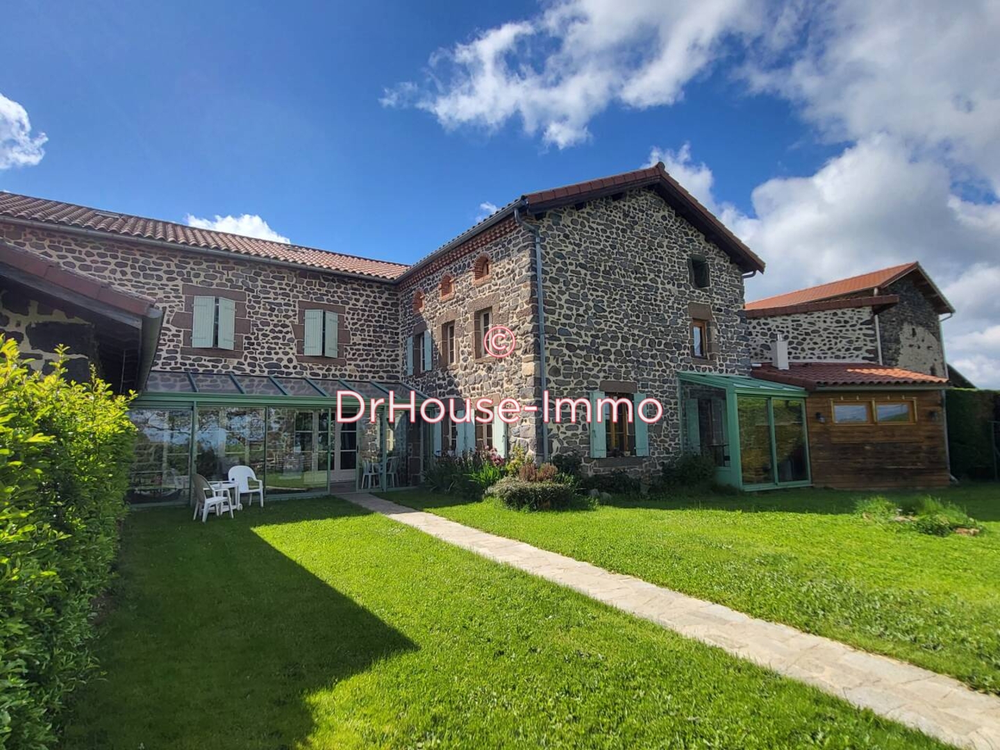 Maison 10 pièces de 236 m² - Loudes (43320)