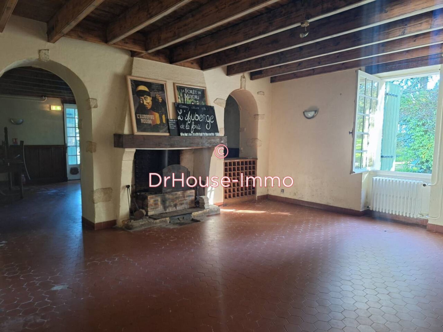 Maison 13 pièces de 372 m² - Mervent (85200)