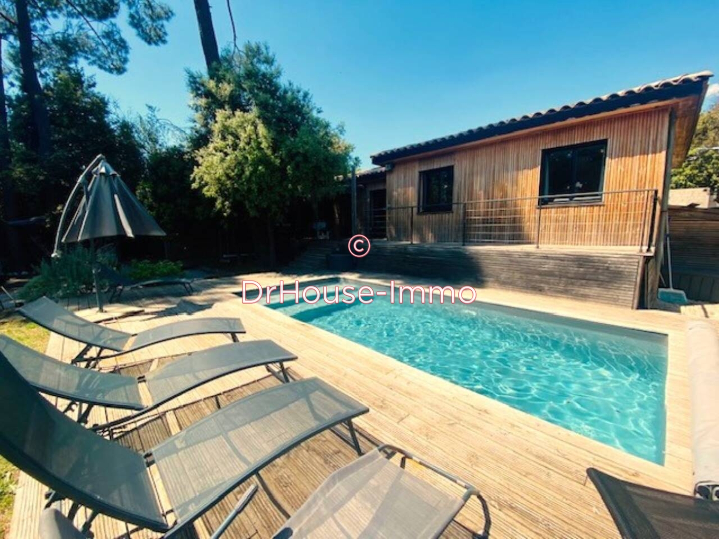 Maison 5 pièces de 124 m² - Uzès (30700)