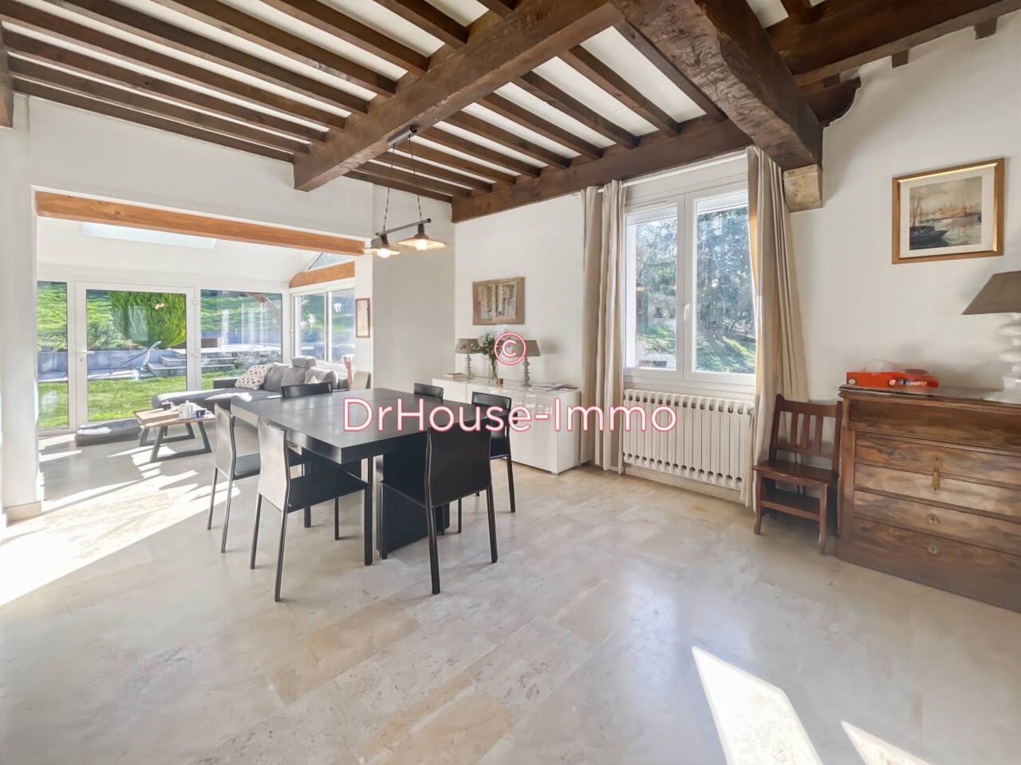 Maison 8 pièces de 285 m² - Saint-Céré (46400)