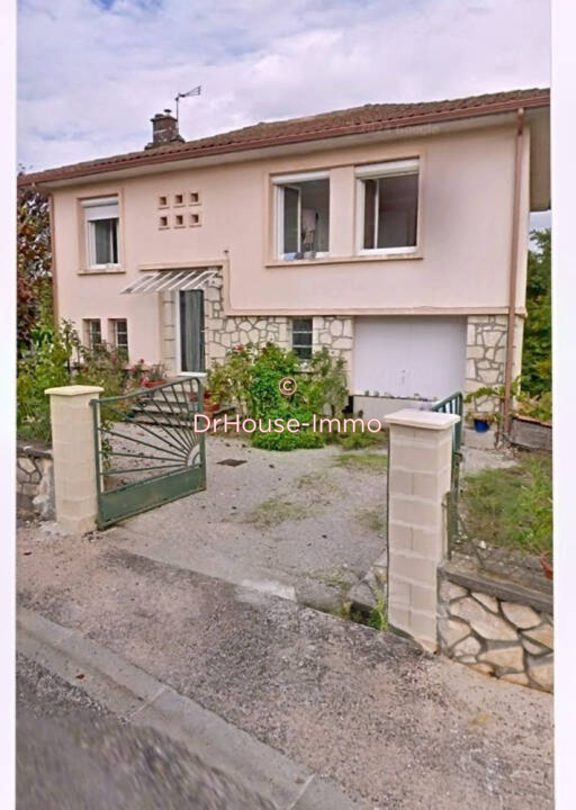 Maison 5 pièces de 109 m² - Saint-Céré (46400)