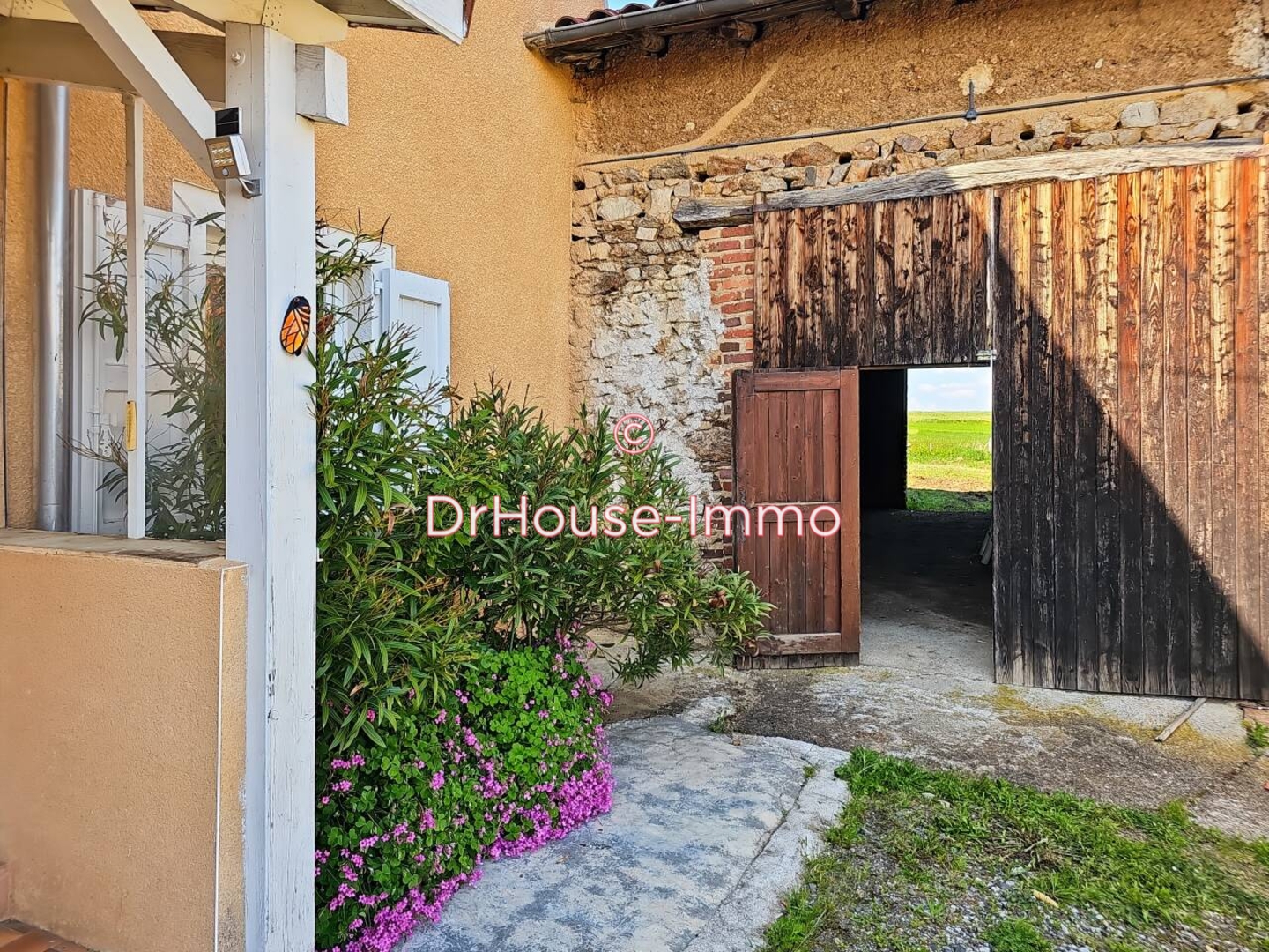 Maison 6 pièces de 128 m² - Lézigneux (42600)