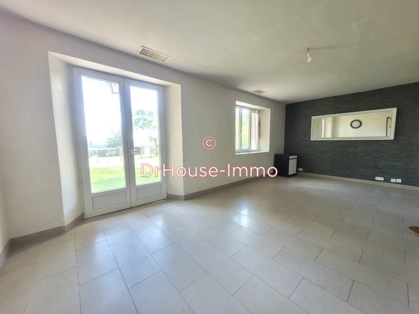 Maison 5 pièces de 112 m² - Brannay (89150)