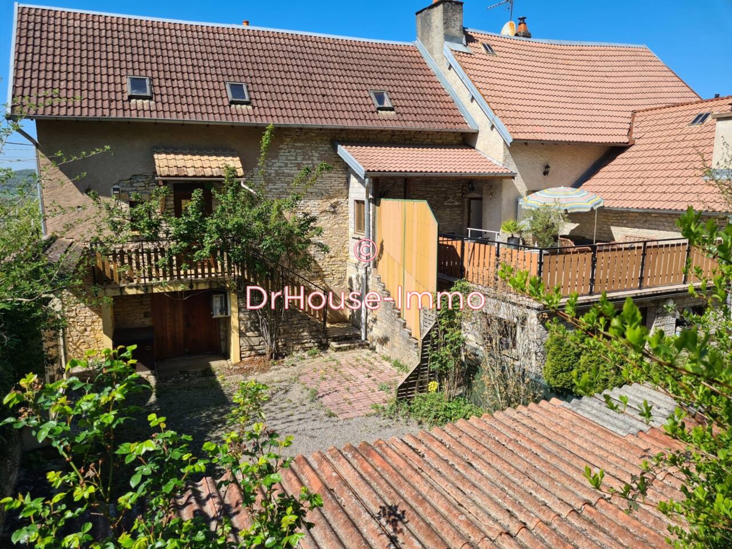 Maison 3 pièces de 74 m² - Romain (25680)