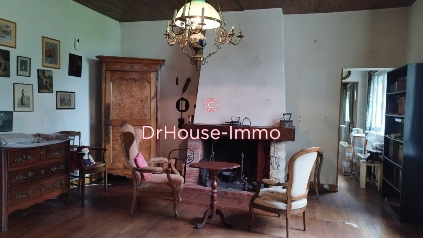 Maison 8 pièces de 212 m² - Saint-Avit-Saint-Nazaire (33220)