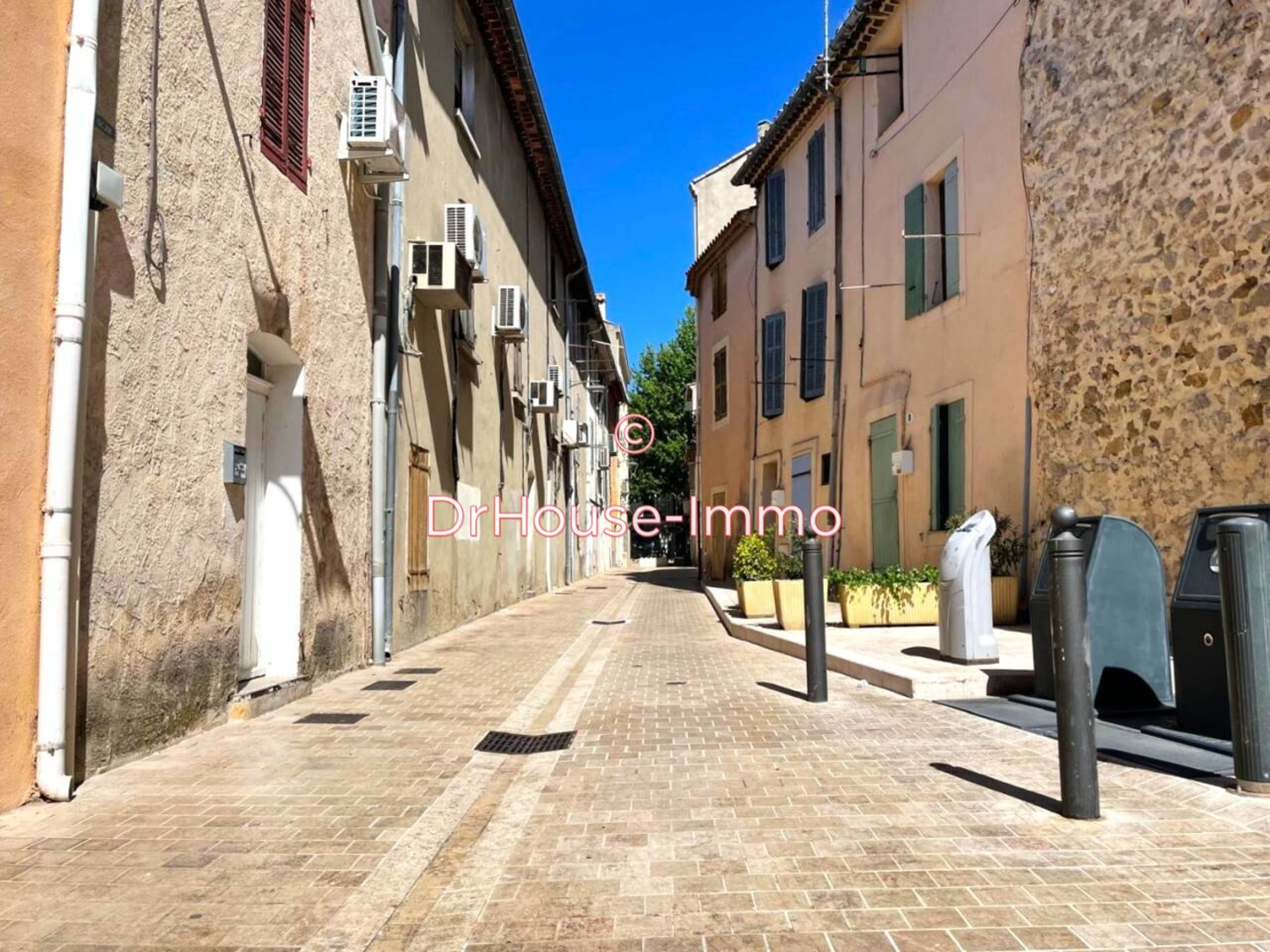 Immeuble 7 pièces de 90 m² - Marignane (13700)