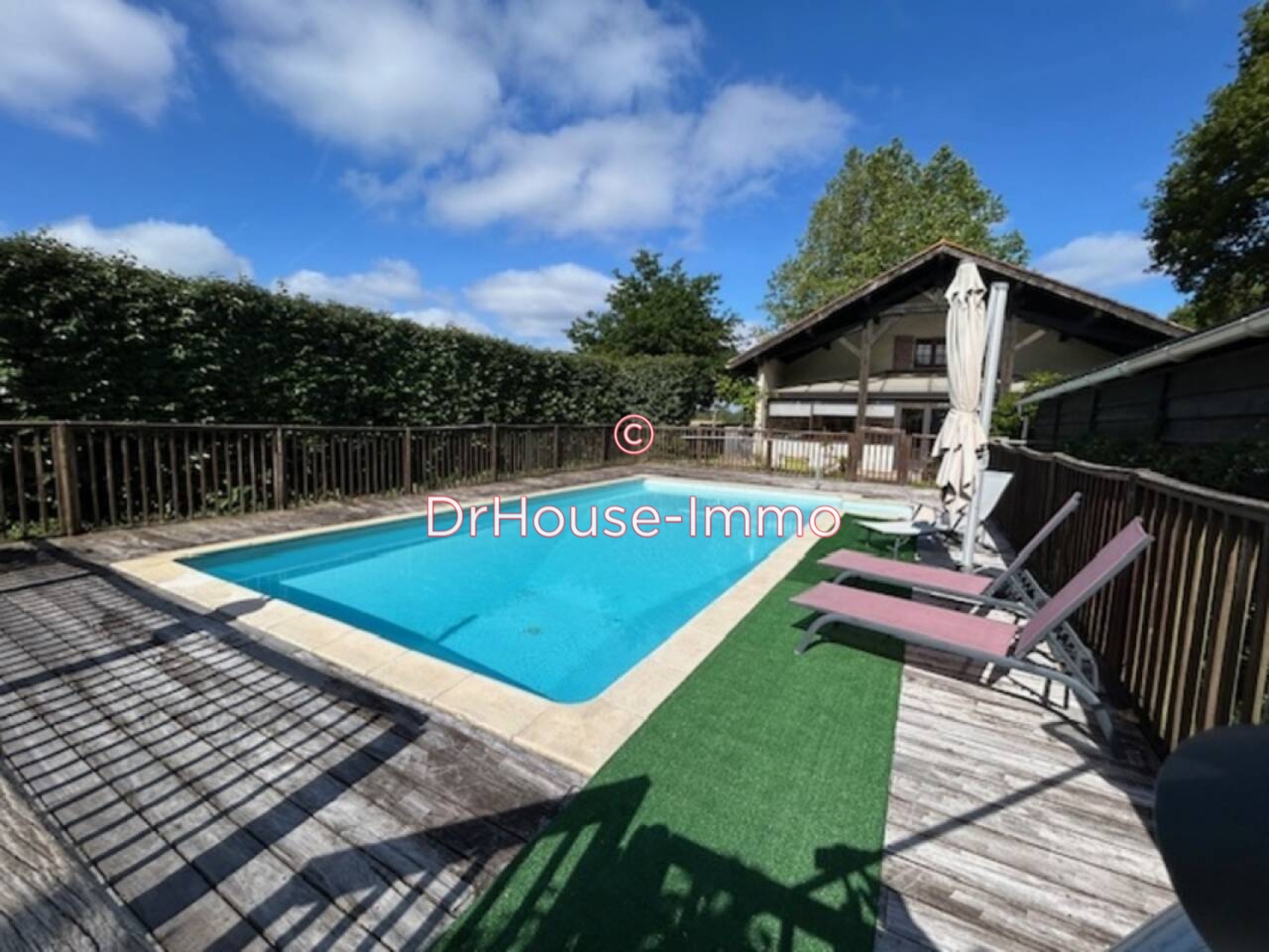 Maison 8 pièces de 240 m² - Saint-Vincent-de-Tyrosse (40230)