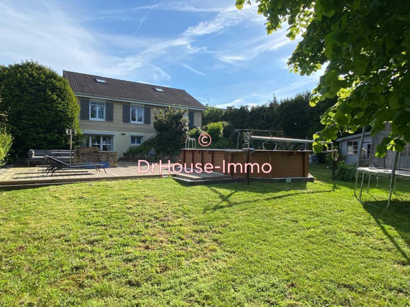 Maison 8 pièces de 170 m² - Épône (78680)