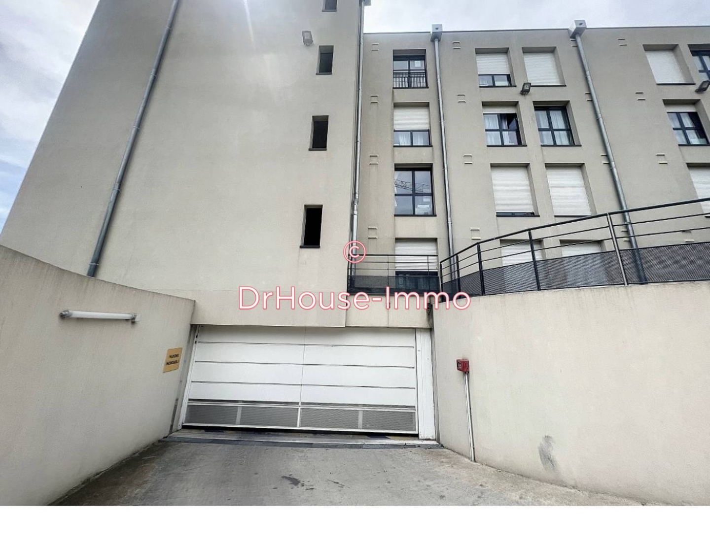 Parking / Box de 13 m² - Aix-en-Provence (13100)