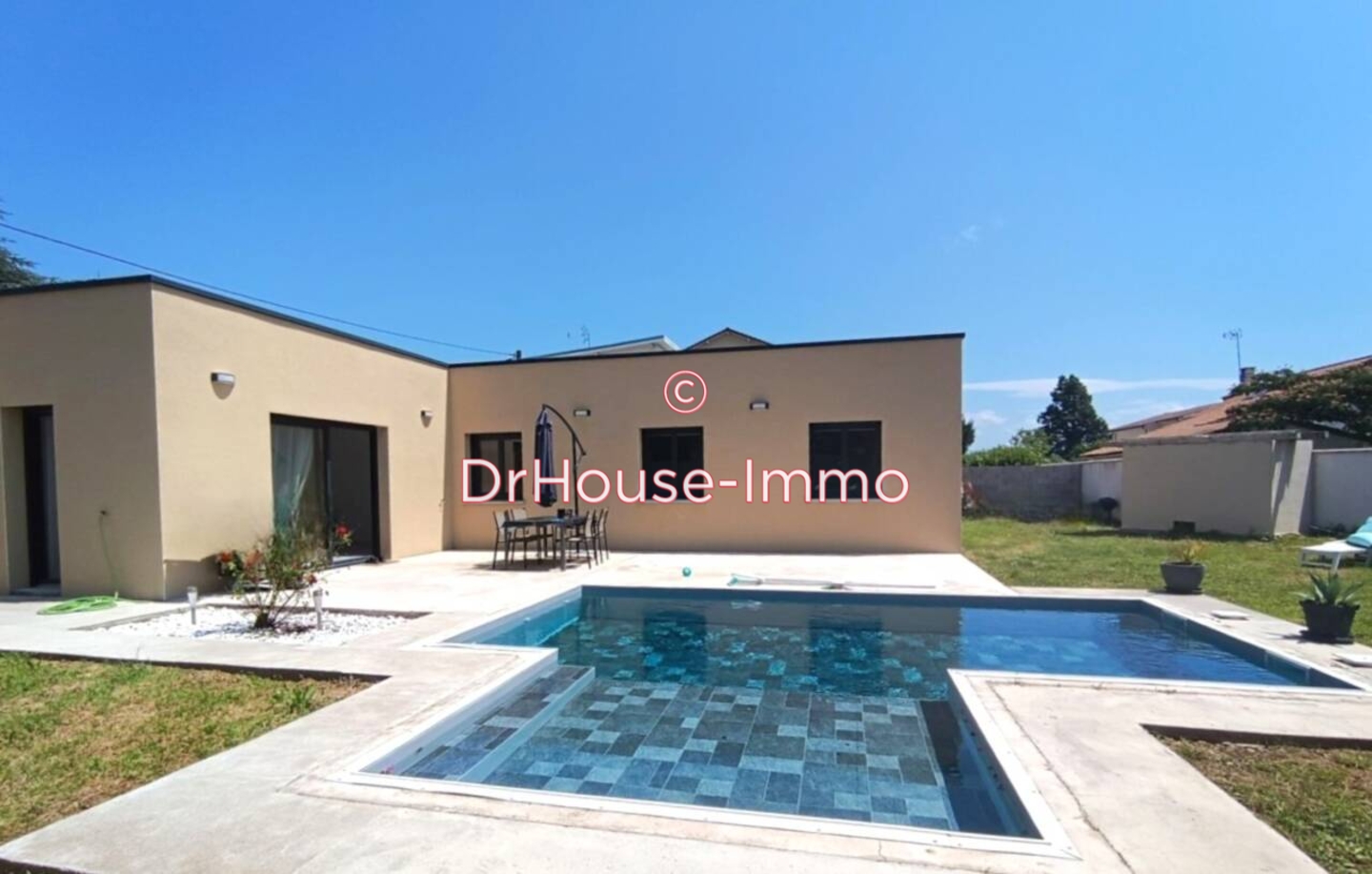 Maison 6 pièces de 150 m² - Romans-sur-Isère (26100)