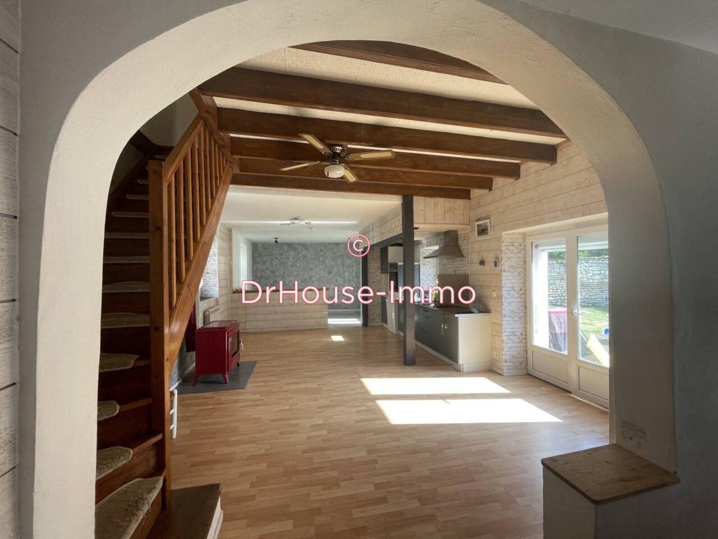 Maison 4 pièces de 148 m² - Thuré (86540)