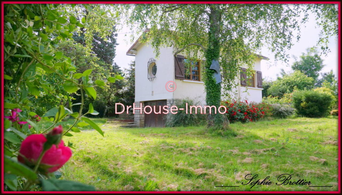 Maison 4 pièces de 84 m² - Vasles (79340)