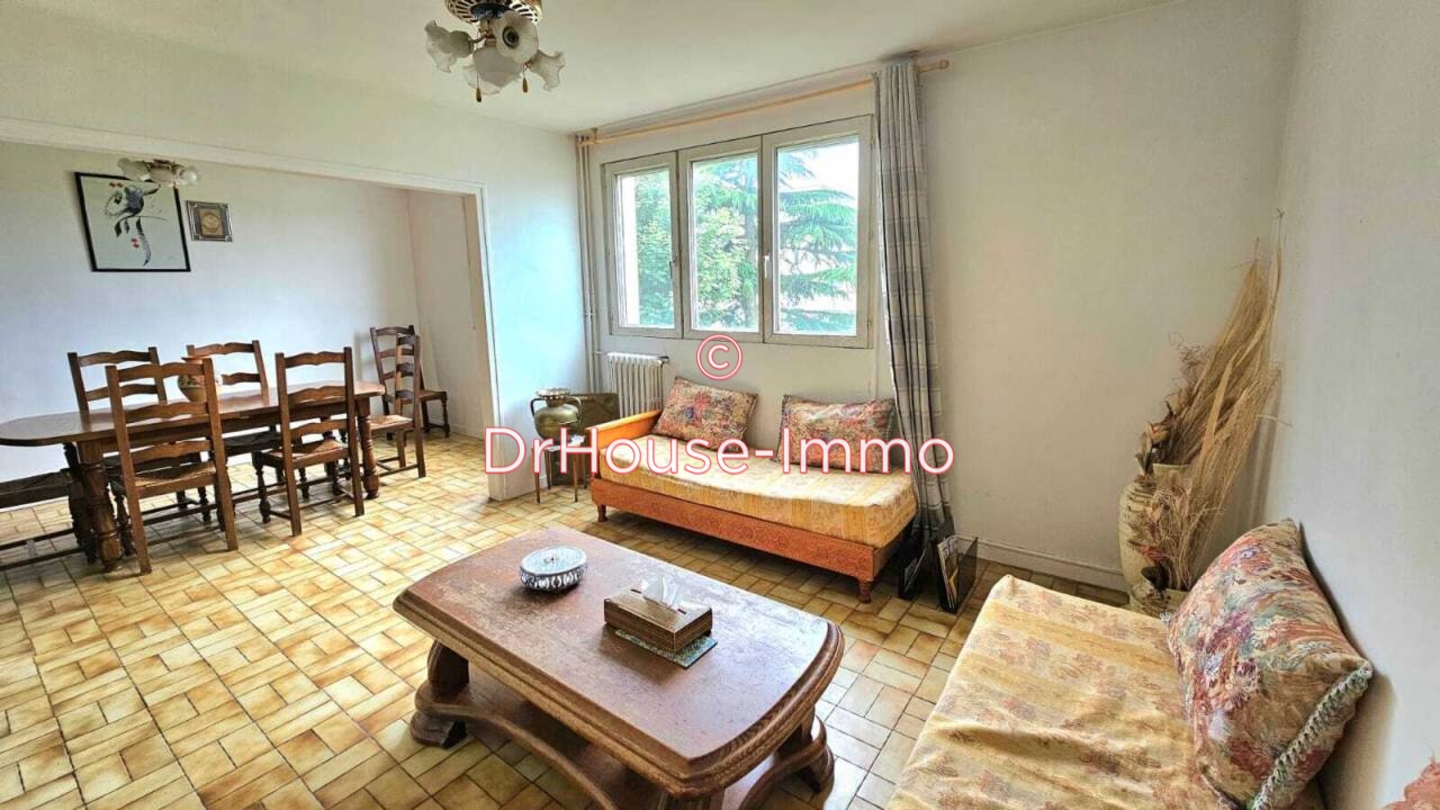 Appartement 5 pièces de 93 m² - Trappes (78190)