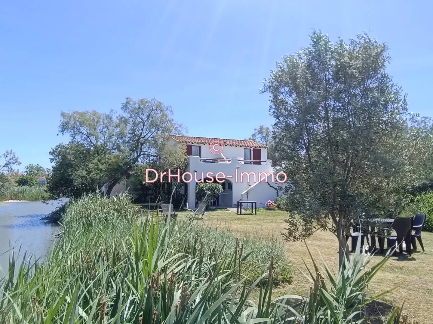 Maison 12 pièces de 270 m² - Saintes-Maries-de-la-Mer (13460)