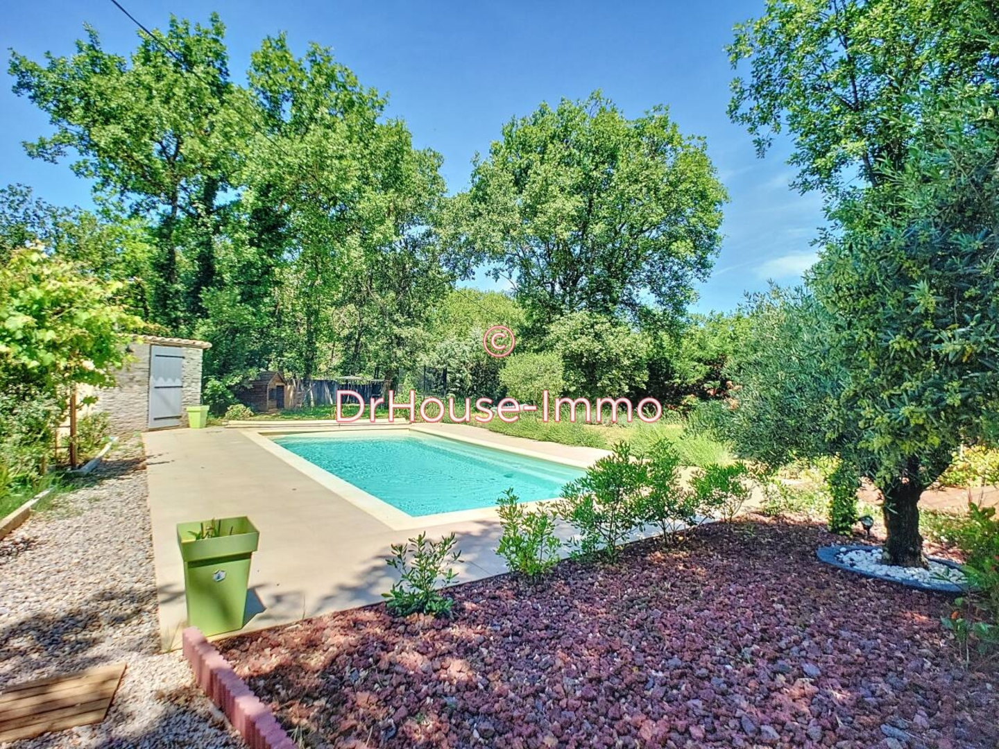 Maison 7 pièces de 160 m² - Saint-Maximin-la-Sainte-Baume (83470)