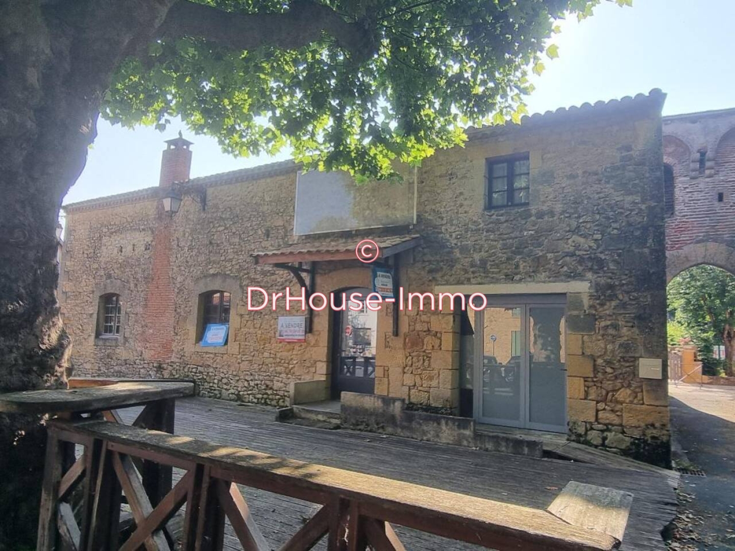 Immeuble 5 pièces de 212 m² - Lalinde (24150)