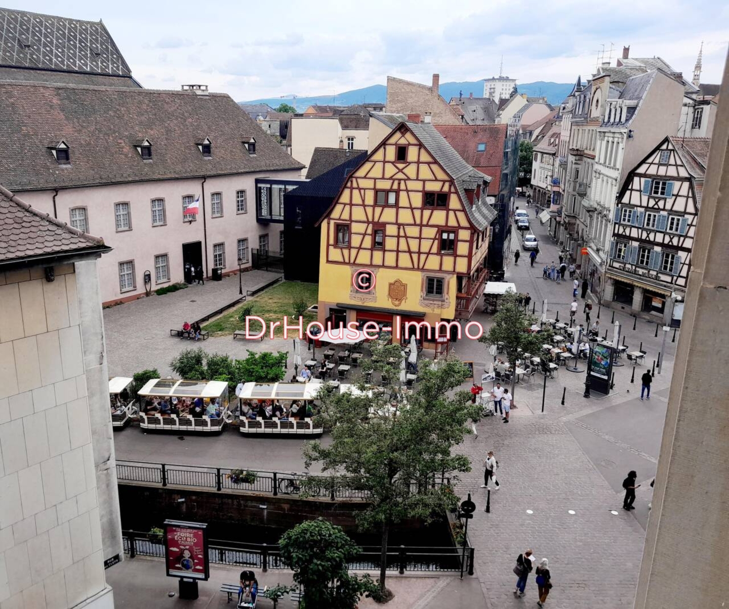 Appartement 4 pièces de 140 m² - Colmar (68000)