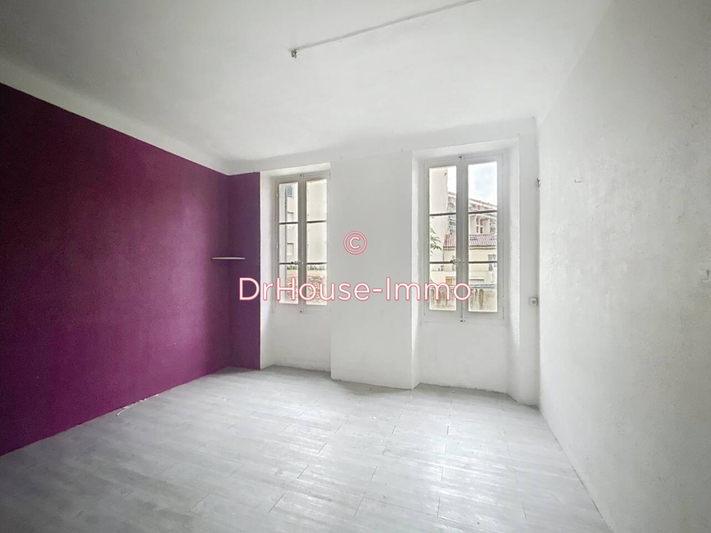 Appartement 1 pièce de 35 m² - Marseille (13008)