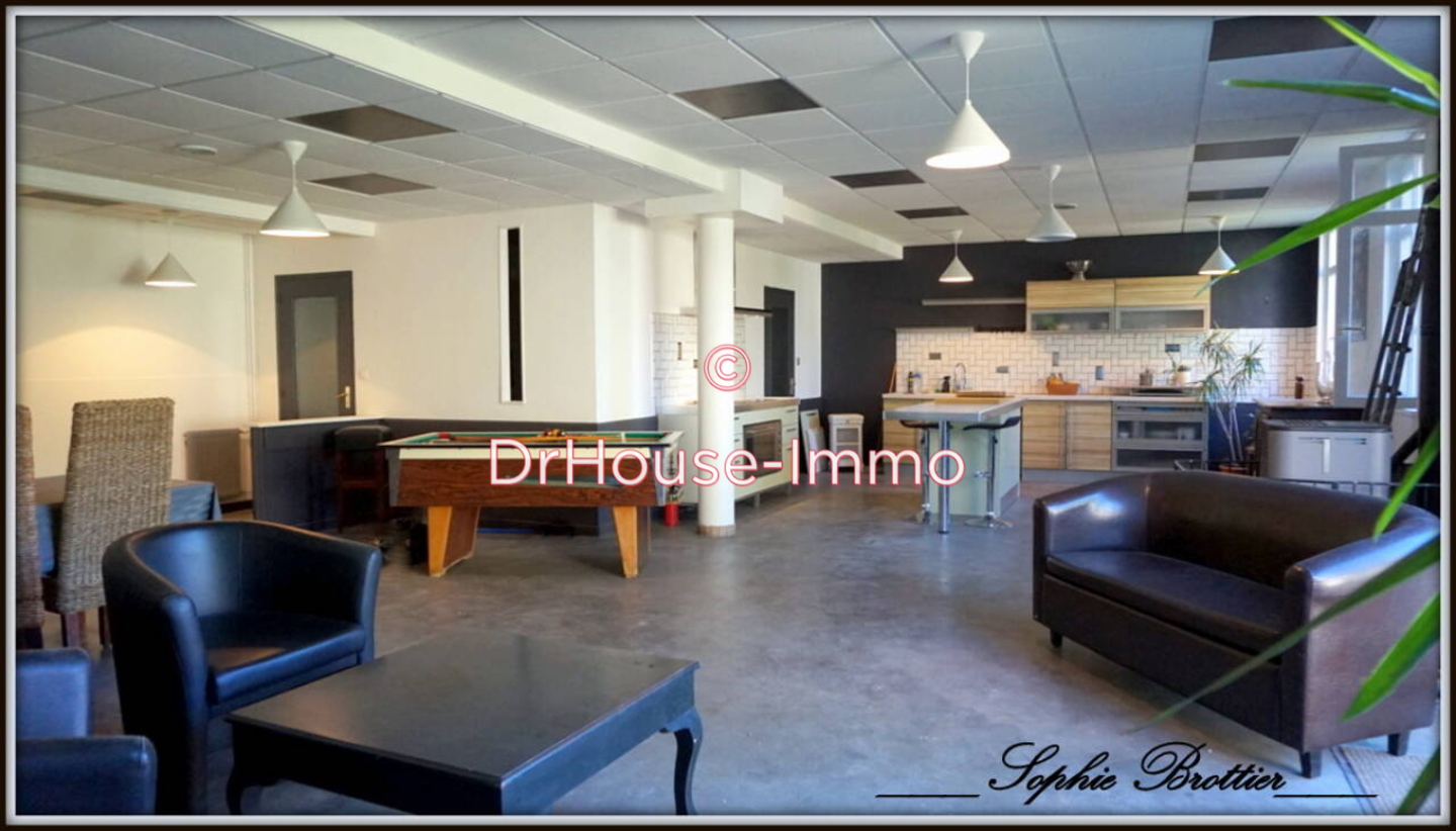 Maison 8 pièces de 204 m² - Boivre la Vallée (86470)